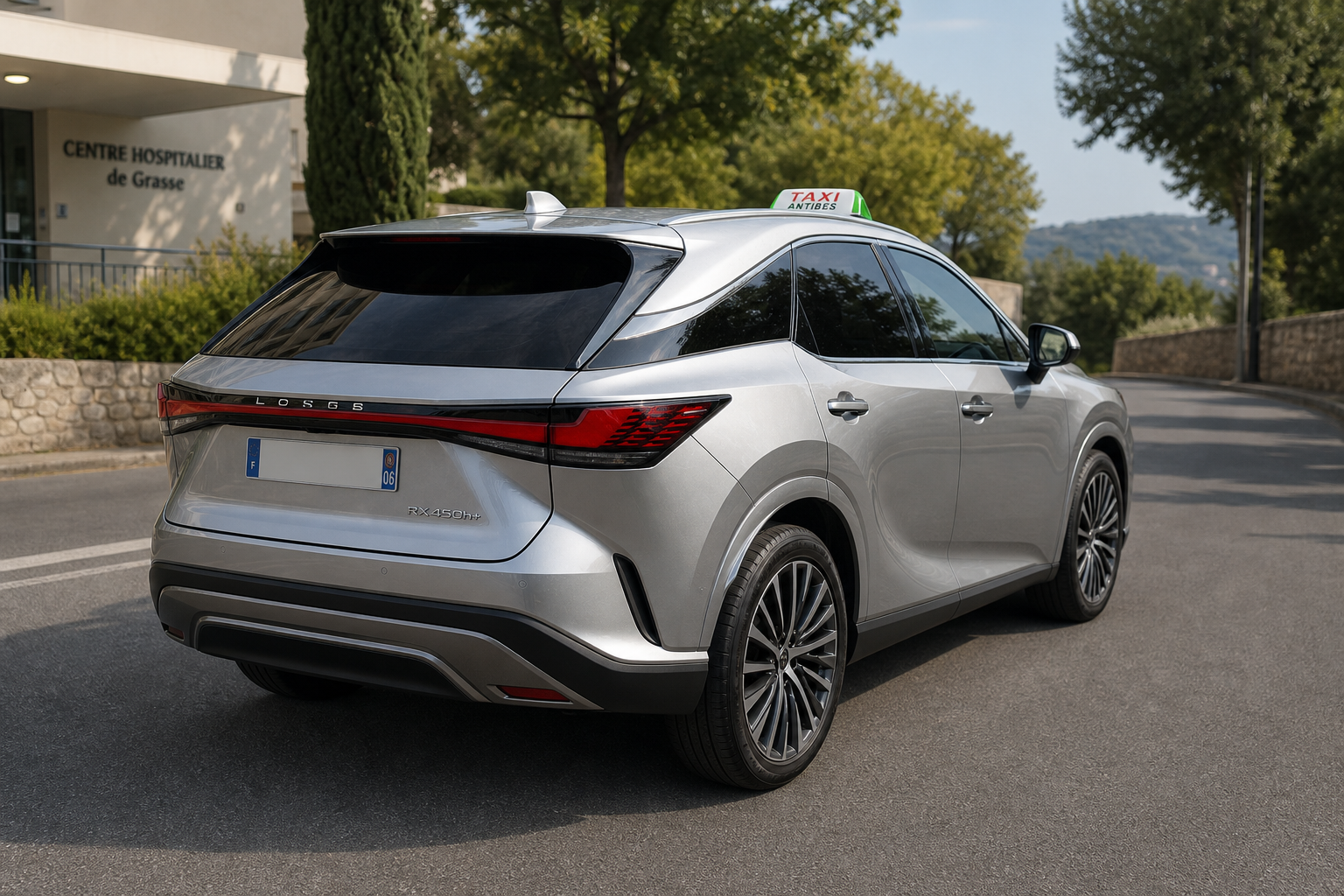 Lexus taxi argenté — accès véhicule pour transfert médical vers hôpital Pasteur Nice